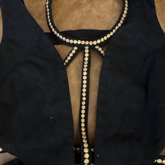 BNWT ELIYA THE LABEL BLACK AND GOLD CROP TOP! SIZE L! - Picture 10 of 11